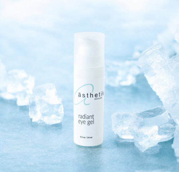 radiant-eye-gel-ice-cubes-Photoroom