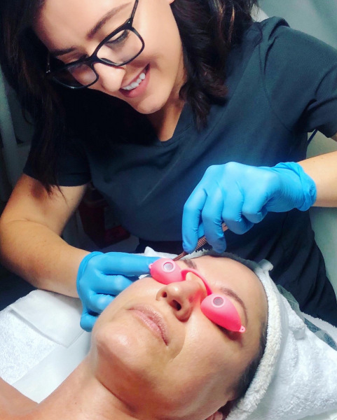 Dermaplane Facial